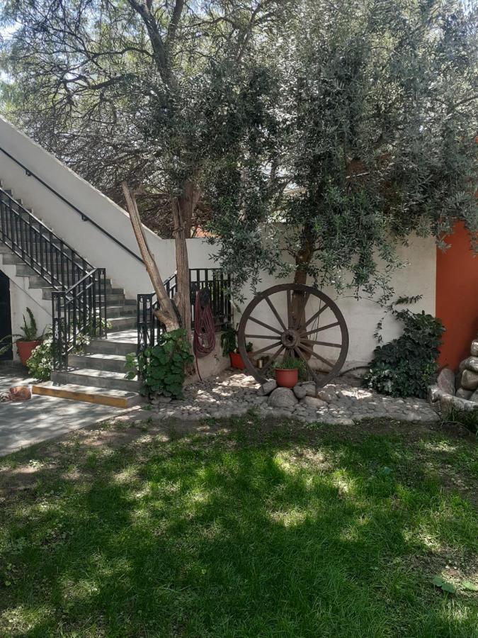 Hostal Candelaria Cafayate Bagian luar foto